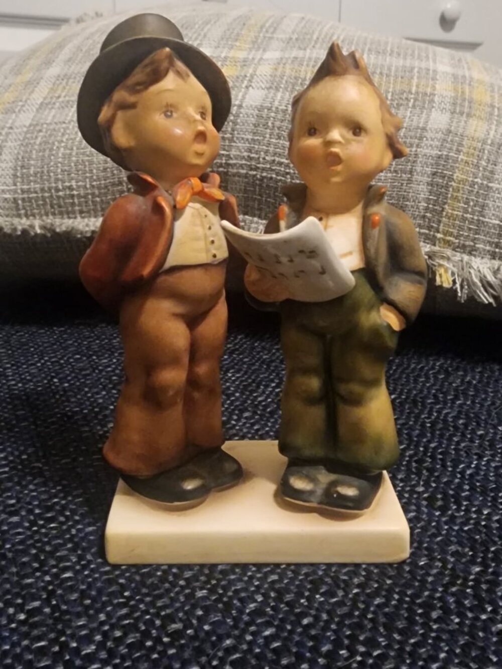 Vintage Goebel Hummel Figurine Duet Singing Boys Germany TMK Mark 5"